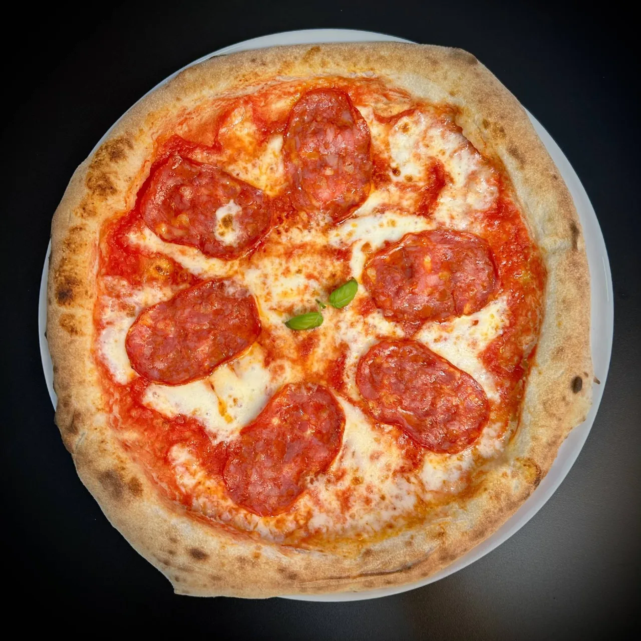 Diavola pizza - csípős szalámi