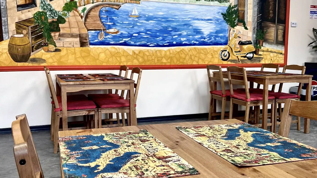 Étterem belső tér - Casa di Napoli Pizzéria