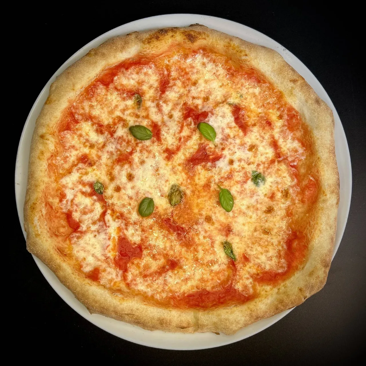 Margherita pizza - paradicsom, mozzarella, friss bazsalikom